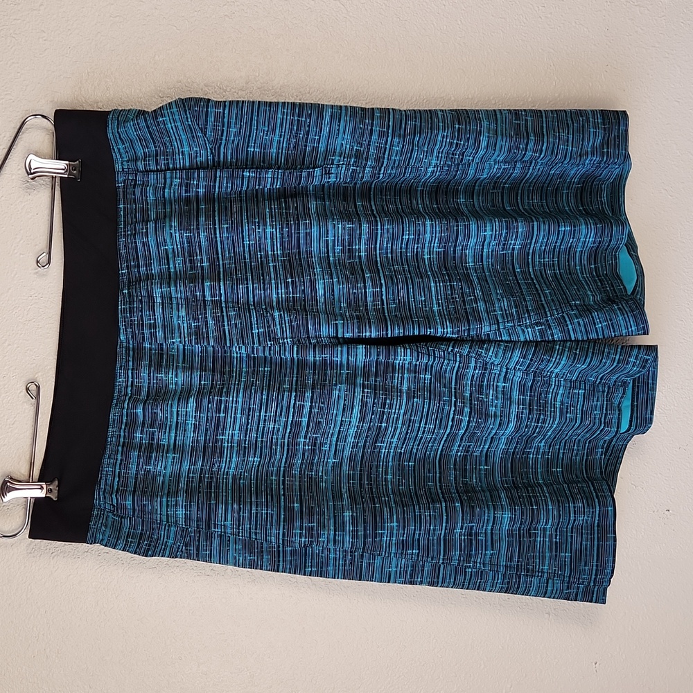 Lululemon Assert Short M Teal Green Size L